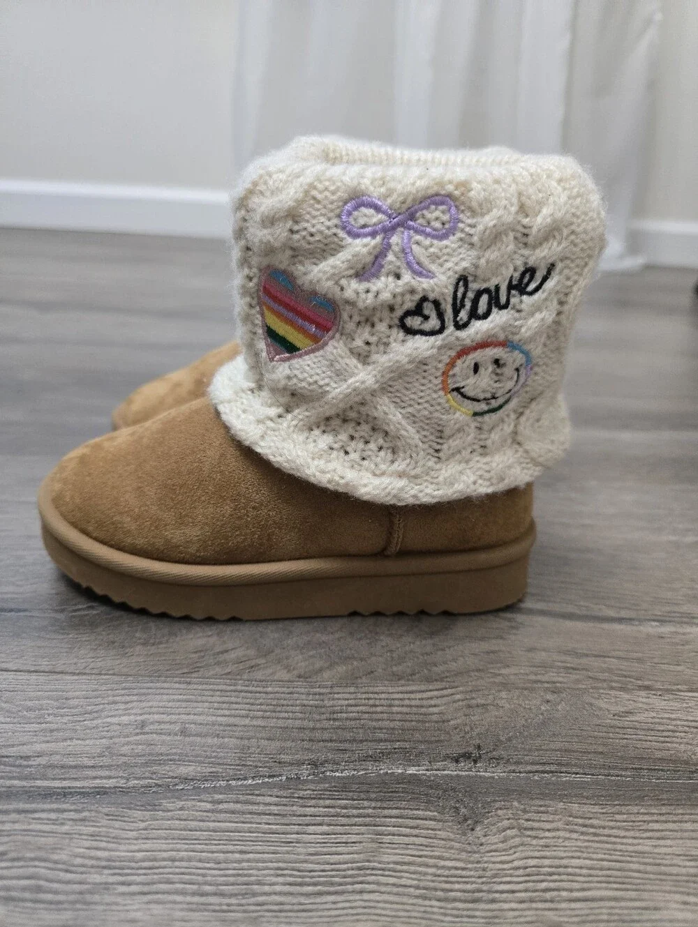 Steve Madden Kids' JFrosty boots cozy knit cuff Embroidered Patches Size 9